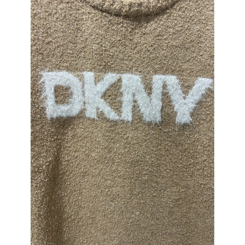DKNY Jeans Womens Tan Boucle Knit Fuzzy Logo Crewneck Sweater Medium